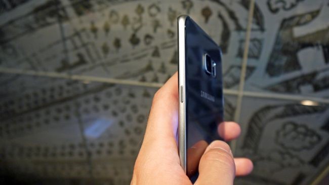 Samsung Galaxy S6 Edge Plus ve iPhone 6 Plus Karşılaştırması
